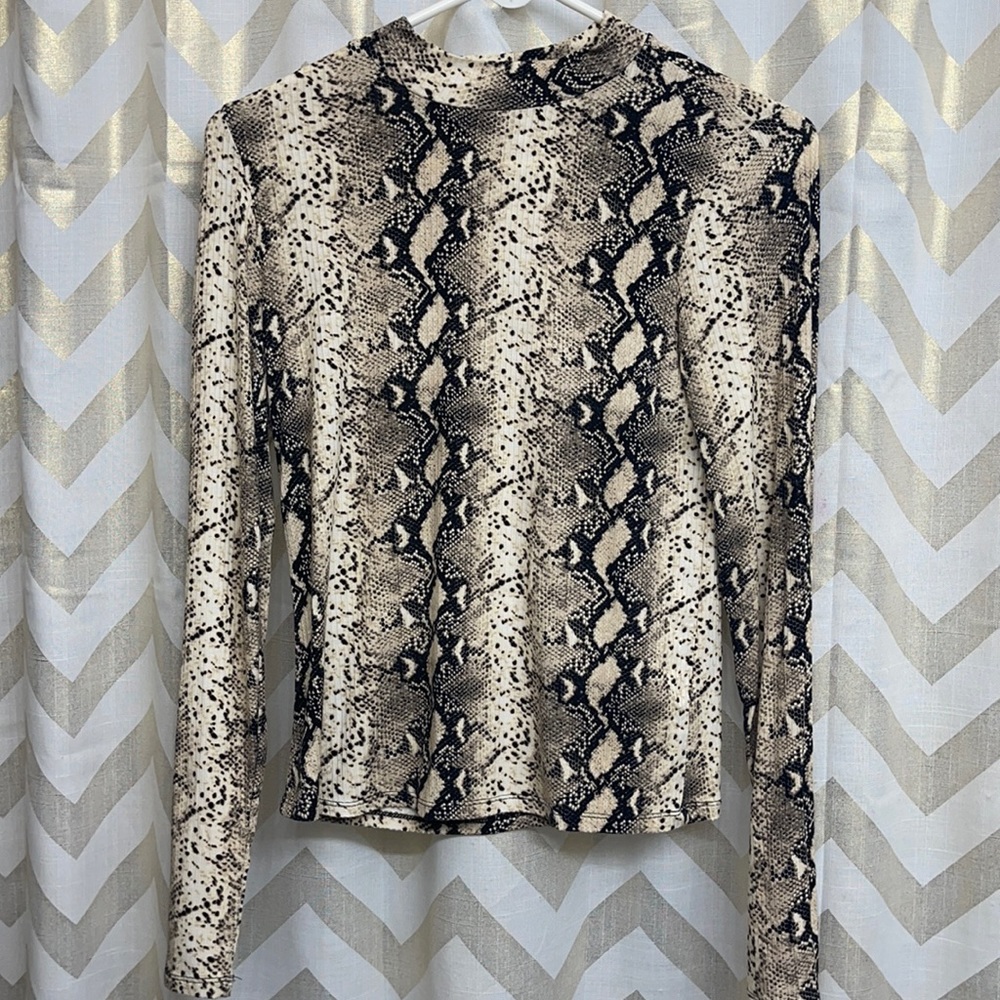 Snake skin tight fitted long sleeve
